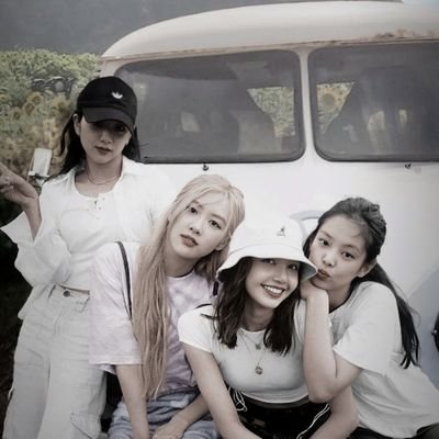 Blink4life
stan of BLΛƆKPIИK, Mamamoo, BTS and enjoys other artists as well....
fan account
#BLACKPINK #BLINK #KPOP #music