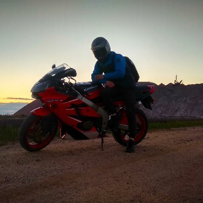 Привет =) Я, изготавливаю розы из металла. Приглашаю вас, в мои группы. В группе, вы сможете увидеть мои розы. Ссылки на группы на стене)