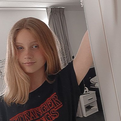 okheyimzoo's profile picture. making a roblox game / its a roleplay, idea comes laterrr / need scripters and builders asap