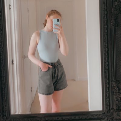 bookaholicbm's profile picture. 