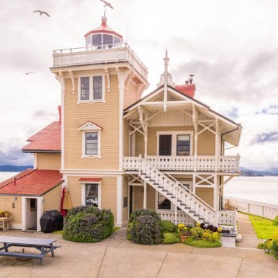 A Victorian Light House dinner, bed and breakfast. Perched upon an island located in the straight which separates the San Francisco and San Pablo Bays.