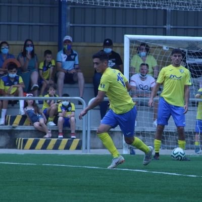 Jugador del Atl. Palma del Río CF Instagram: @alexmg0899