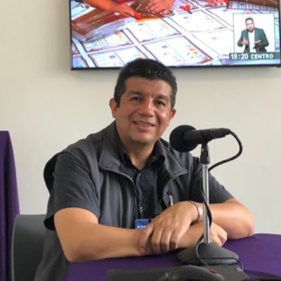 Administro medios digitales y redes sociales. Apasionado de la radio y el periodismo. Me interesa la tecnología, la música y el cine. CM de Radio Educacion