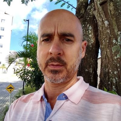 O meu socorro vem do Senhor: Meu lema é: DEUS, Pátria,🇧🇷🇧🇷🇧🇷, Família e liberdade. sou de direita e conservador. anti comunista.