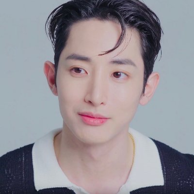 This is a Lee Soohyuk fan Twitter account. I’ll try to keep it updated as much as I can.