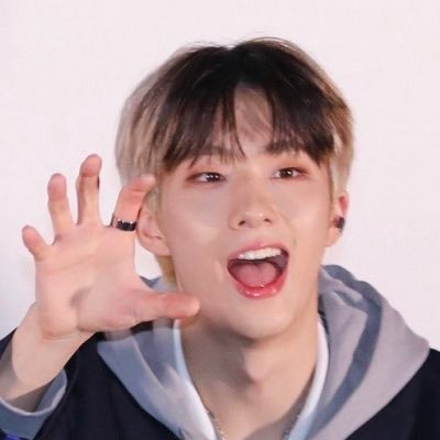 ࣪ ˖ . park jisung & choi chanhee ୫ lovebot