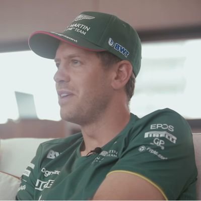 Chloe5712's profile picture. 2005～09 Kimi🇫🇮
2010～2022 Seb🇩🇪
2023～Lewis🇬🇧、角田君🇯🇵を応援中

F1好きな人と繋がりたい