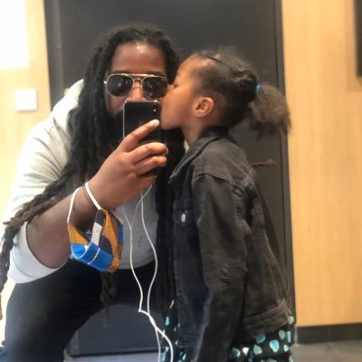 Dad and son first 👨👧👦 | Engineering Manager 💻 | Tech and innovation lover 🚀 | Music enthusiast 🎶 | 👟 addict | ⚽️🏀🎮 for fun