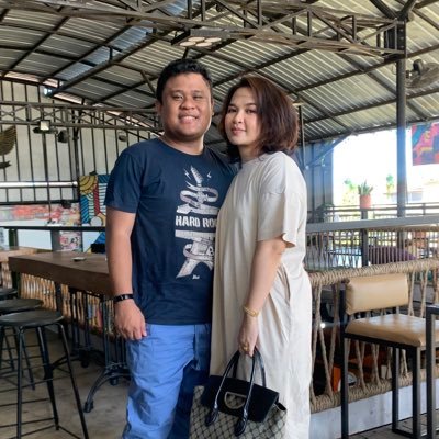 a wife, a mother of FOUR ❤️
