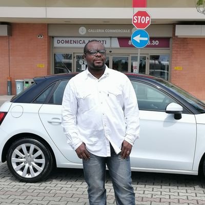 Emmanue29321177's profile picture. 