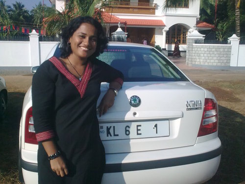 deepaclara's profile picture. 