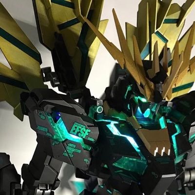 ガンプラメインで模活楽しんでいます。  MGメインでしたが、最近はHGやアーティファクトなど細かいの塗るのが好きです🙌