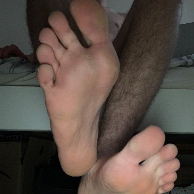 Sweaty stinky master! Pay me to worship my stink, the dirtier the better 😈 tribute your stink king and get in my DM’s 😜