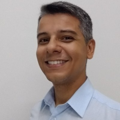 Administrador, professor, programador e ciclista.