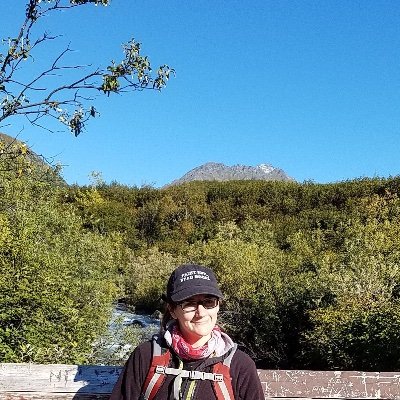 AdrienneVSAliens, a la Ripley. A scientist librarian reading, writing and living(?) a spec-fic/cli-fi life. Twitter is a bit like my garden: unevenly attended.