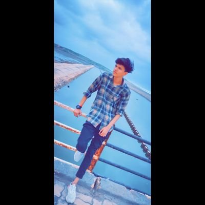Paavanvaja_333's profile picture. ✨60sec.61 moods✨
✨fashion 🔥🔥✨
✨Photography✨
✨ Games addicted ✨
✨ travel addicted✨
✨nfs most wanted no limit game player✨
