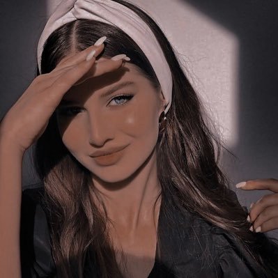 sh8q__'s profile picture. 