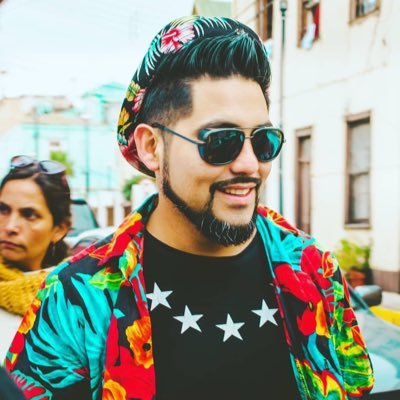 Músico-Cantautor Chileno , búscame en Spotify como Negro Salinas