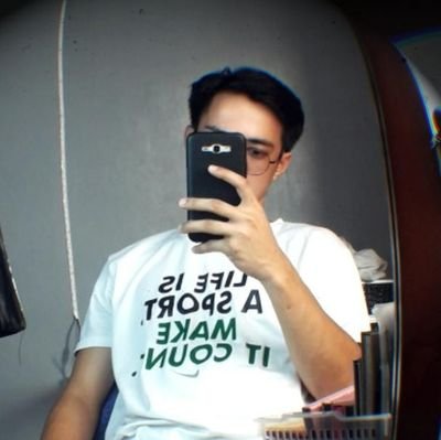 hey_itsheihei's profile picture. everything always has two sides.