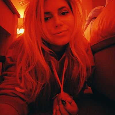BSN💉
Bi 🌈
YT: DetoxandTeaTalks 🎥
Podcast Blonder Britt ✨
Capriquarius ♑♒