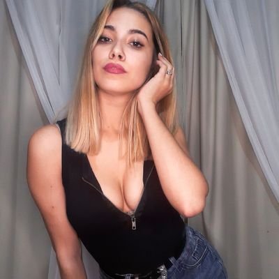 𝐽𝑢𝑔𝑎𝑟𝑠𝑒𝑙𝑎 𝑎 𝑝𝑒𝑠𝑎𝑟 𝑑𝑒 𝑡𝑜𝑑𝑜💫