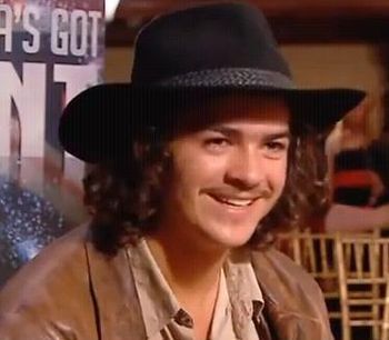 hukugyofight's profile picture. 愛知県在住の会社員です。会社員でもあり週末起業家でもあります。本業と副業で将来のために頑張っています！自分の趣味の一環でオカルト系、音楽、映画などの動画のご紹介や副業ネタ、普段のできごとをつぶやいています。
よかったらフォローお願いします！