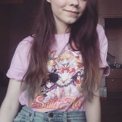 Linadoesartsさんのプロフィール画像