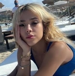 iFORDANNA's profile picture. # account for votes 💗