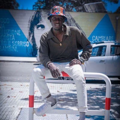 wizzabaoficiel sono sénégalaise vivo à lecce mi piace molto essere styliste et j’aime serigne babacar sy 🇸🇳🇮🇹🇮🇪🇫🇷