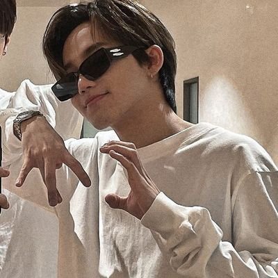 awesomme13's profile picture. 