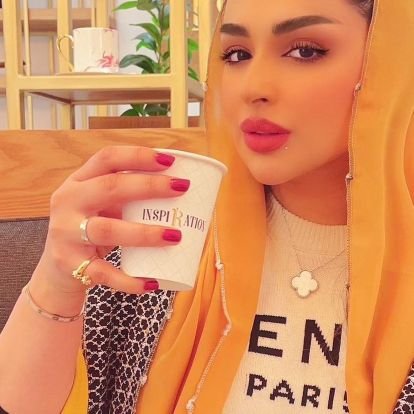 ‏‏..

غـفـت عـيـون الـي خـذى قـلـبي و نـام 
 يـا جـعلـهـا نـوم الـعوافـي لـ عـينـه  ❤️.