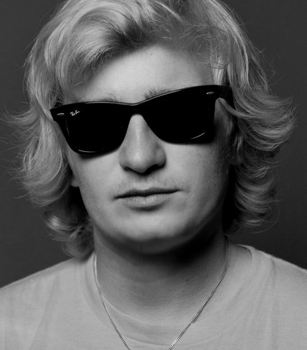 EnricAviles's profile picture. Professional surfer from Spain