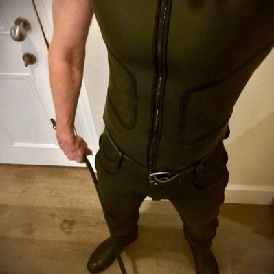 Gay • Dom • Master• sub when the mood takes me • dynamics • power play •Leather • rubber • recon thekinkyboy86 • DM’s open