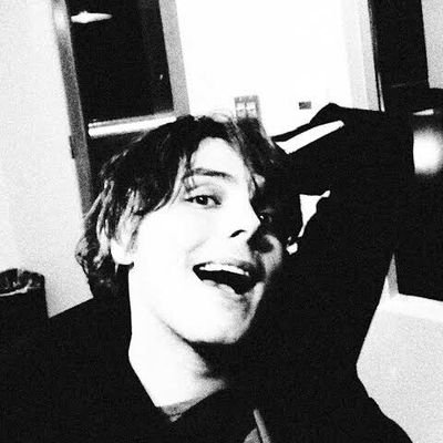 Angie_miw's profile picture. Honestly I'm convinced the best of me is the worst of me
(Fan account) 
26