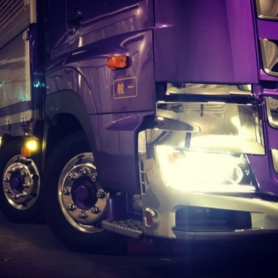 大型トラック運転手やってます🚚✨ 86乗り🚗✨皆さん仲良くしてください🚛✨無言フォロー失礼します🙇🏻‍♂️ 🎥YouTube【トラック大好き運転手】前向きえーじのVLOG