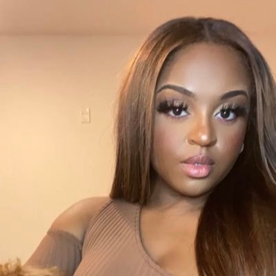 _dennisah_'s profile picture. atl girl, la living | ig: _dennisah_ | 1908•Xi Psi