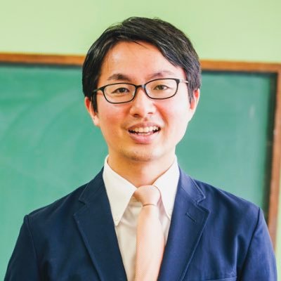 鹿児島県出身で漫才をしながら学校で演劇やコミュニケーションの授業をしています。日常の笑いについて考えたり、自分のコミュニケーションについてふりかえったりするワークショップをやっています。
夢は全国の小学校を漫才授業で回ること！やりたいことをやろう！