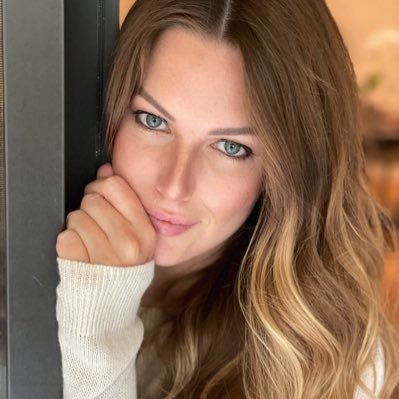 leah_ronin's profile picture. 