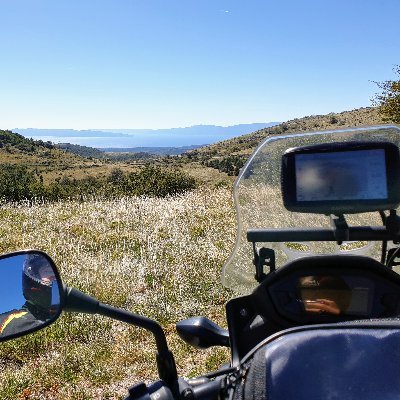 Anarchist, vegan, gamer, bookworm. ADHD. Drum 'n' bass. Bicycles, motorcycles, hiking, photography, art, programing. Linux and FOSS