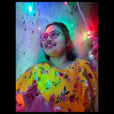 _TANIYA_BISWAS_'s profile picture. insta:- @_taniya_biswas_

Self-obsessed 🌼

Straight Forward♥️

P.E.A.C.E all around..🌼✨