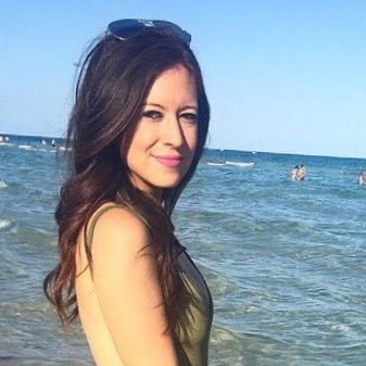 _moniqueloves's profile picture. 