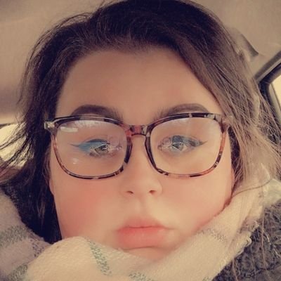 squareshapedbox's profile picture. ❤️