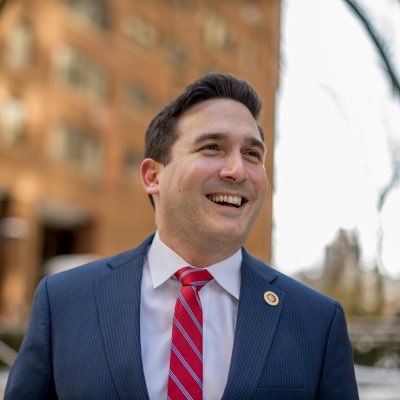 kallos's profile picture. Former @WhiteHouse @USDS, former @NYCCouncil, Father, and Proud Nerd. Lots of political and sci-fi tweets can be found here. All tweets are personal opinions.