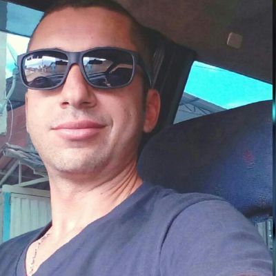 Cristão,conservador,patriota.
Deus acima de tudo, Brasil acima de todos.