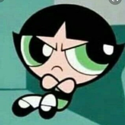 Fans de la gente que se limita a hablarme . 🙃 tengo tatuajes que el futuro me va a querer borrar .