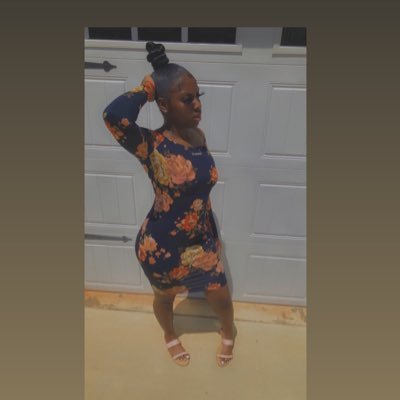 she2raww2's profile picture. R A R E 💿🤍