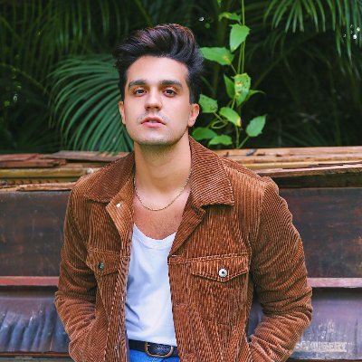 É como se esse amor me desse asas pra viajar em paz, pra viajar sem mais...incertezas
@LuanSantana 🌟