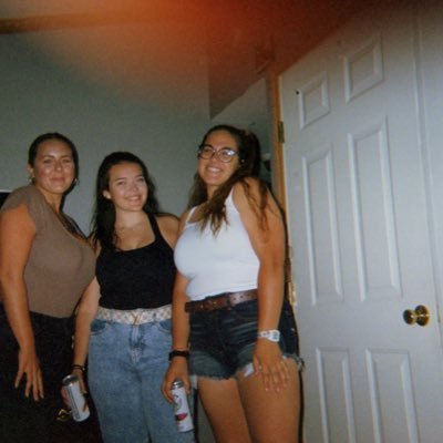 abby_cloos's profile picture. an angel craving chaos