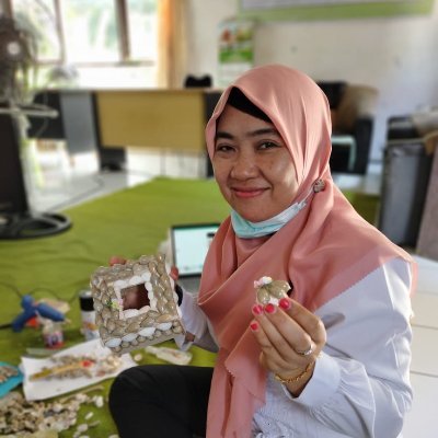 srirusmiati77's profile picture. ---