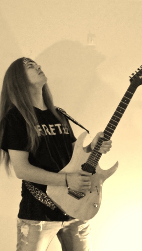 I Play Guitarrrrrrrrrrrrrrrrr!